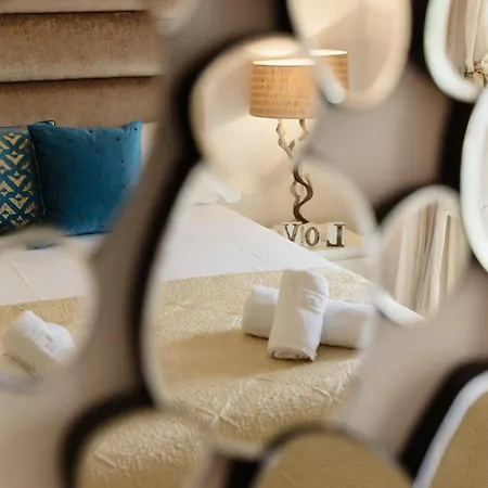 Apartment Apartment, With Large Terrace And Garden, Close To Golf And The Beach, In Guadalmina,