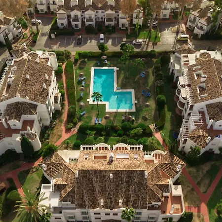 Apartment Apartment, With Large Terrace And Garden, Close To Golf And The Beach, In Guadalmina, Marbella