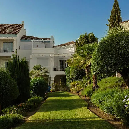 Apartment, With Large Terrace And Garden, Close To Golf And The Beach, In Guadalmina, Marbella