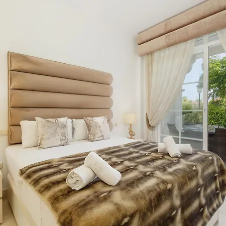 Apartment, With Large Terrace And Garden, Close To Golf And The Beach, In Guadalmina,