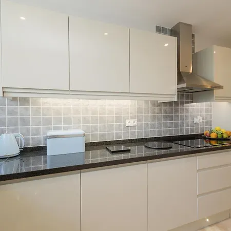 Apartment, With Large Terrace And Garden, Close To Golf And The Beach, In Guadalmina, * Marbella