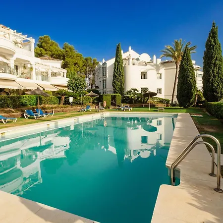Apartment, With Large Terrace And Garden, Close To Golf And The Beach, In Guadalmina,