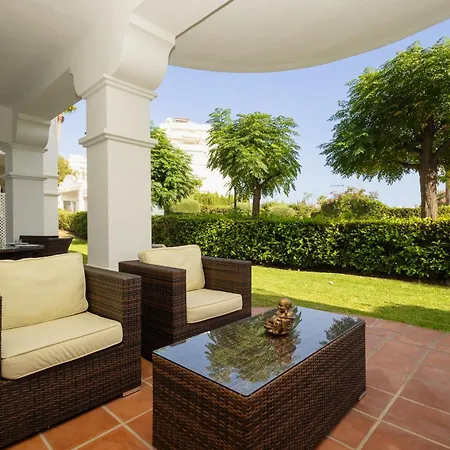 Apartment Apartment, With Large Terrace And Garden, Close To Golf And The Beach, In Guadalmina,