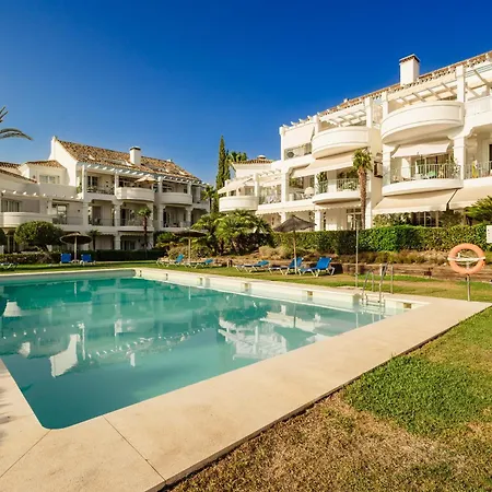 Apartment Apartment, With Large Terrace And Garden, Close To Golf And The Beach, In Guadalmina, Marbella