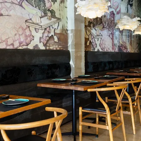 Apartment Apartment, With Large Terrace And Garden, Close To Golf And The Beach, In Guadalmina,